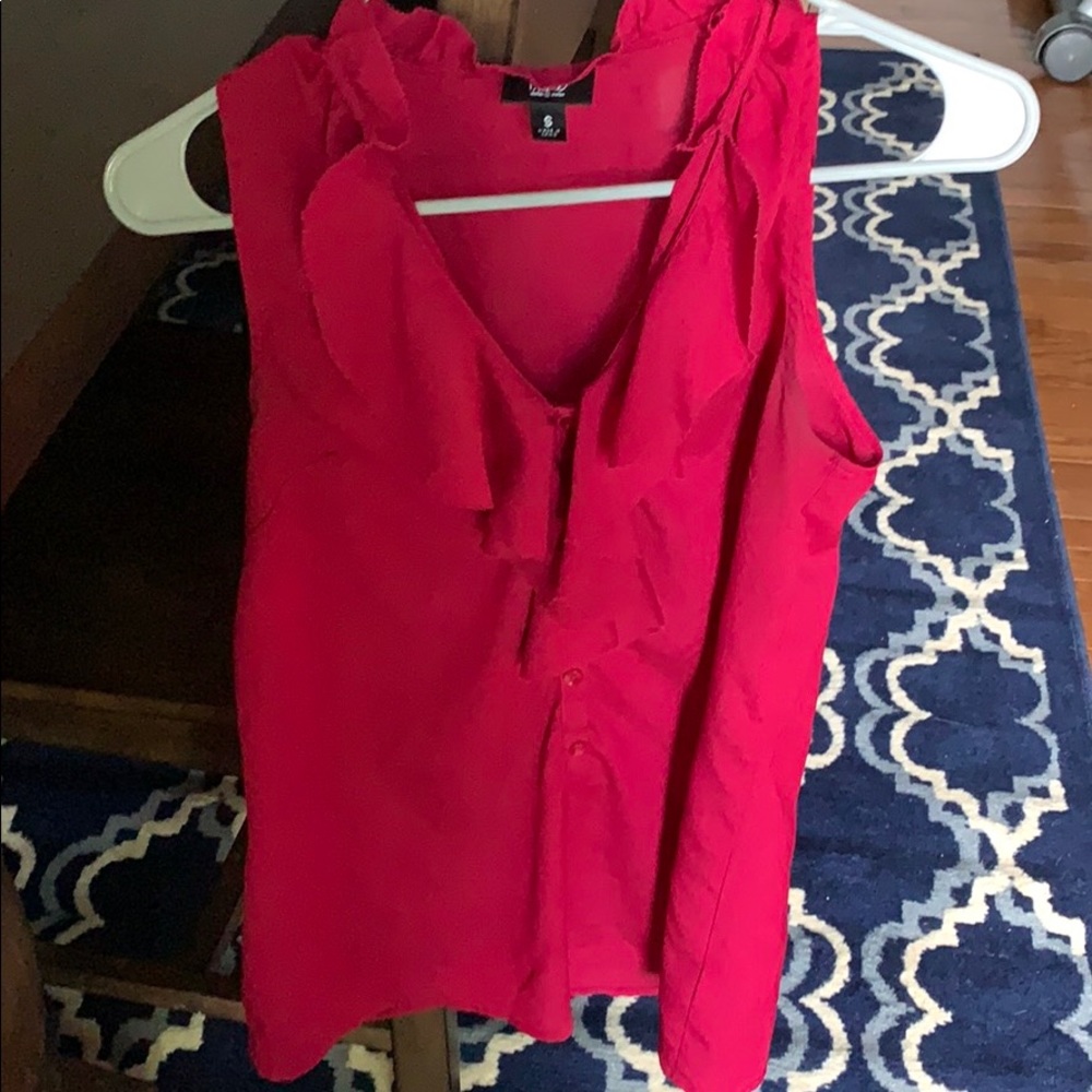 Light weight tank with ruffle detail
